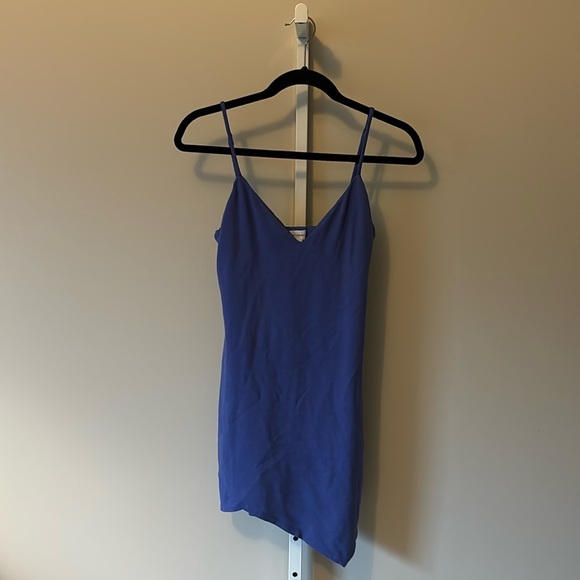 Lovers + Friends Revolve Aria Dress in Periwinkle Bodycon Asymmetrical V Neck - Picture 4 of 5